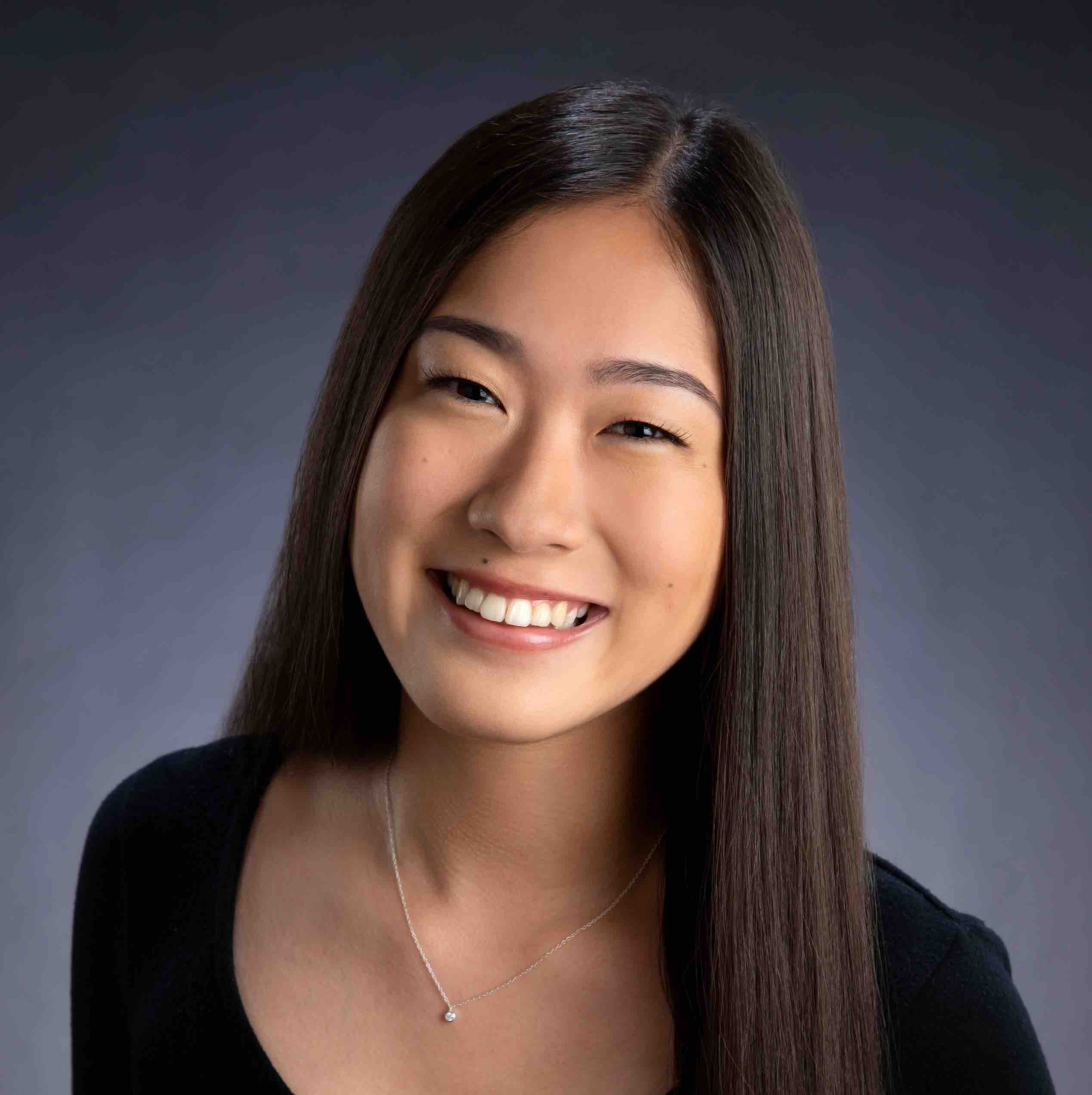 kayla headshot